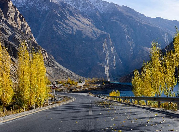 Picture of Karakoram Highway road from Pakistan to China