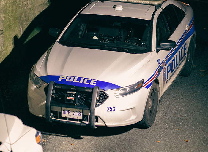 "I See Flashing Lights In My Rearview": Tailgater Learns His Lesson The Hard Way As It Leads To Police Intervention "I See Flashing Lights In My Rearview": Tailgater Learns His Lesson The Hard Way As It Leads To Police Intervention