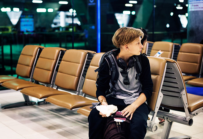 Mom Demands Her Whole Family Be Upgraded To First Class, Forcing 13-Year-Old To Give Up His Seat, But Gets Deplaned Instead Mom Demands Her Whole Family Be Upgraded To First Class, Forcing 13-Year-Old To Give Up His Seat, But Gets Deplaned Instead