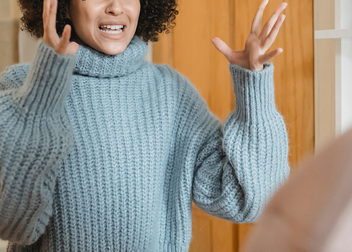 Teen Refuses To Babysit 16 Kids, Gets Woken Up With Ice-Cold Water On Her Face The Next Morning Teen Refuses To Babysit 16 Kids, Gets Woken Up With Ice-Cold Water On Her Face The Next Morning