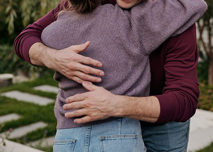 Teen Refuses To Babysit 16 Kids, Gets Woken Up With Ice-Cold Water On Her Face The Next Morning Teen Refuses To Babysit 16 Kids, Gets Woken Up With Ice-Cold Water On Her Face The Next Morning