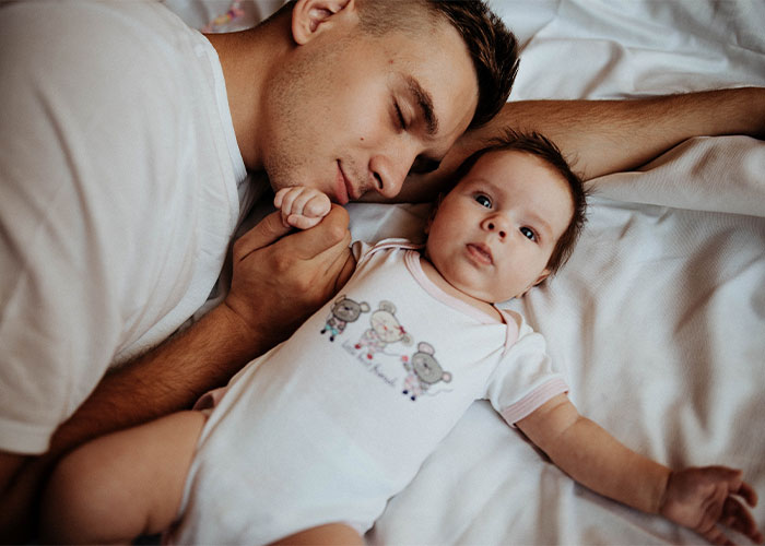 Dad Says His Sleep Is More Important Than Helping With The Baby At Night Because Of His Job, Asks For People's Perspectives Online Dad Says His Sleep Is More Important Than Helping With The Baby At Night Because Of His Job, Asks For People's Perspectives Online