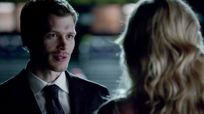 Klaus talking with Caroline 