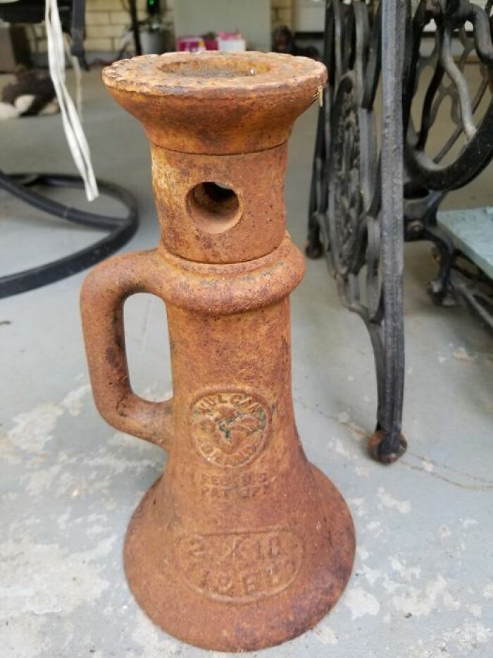 Weird-Secondhand-Finds-Pictures