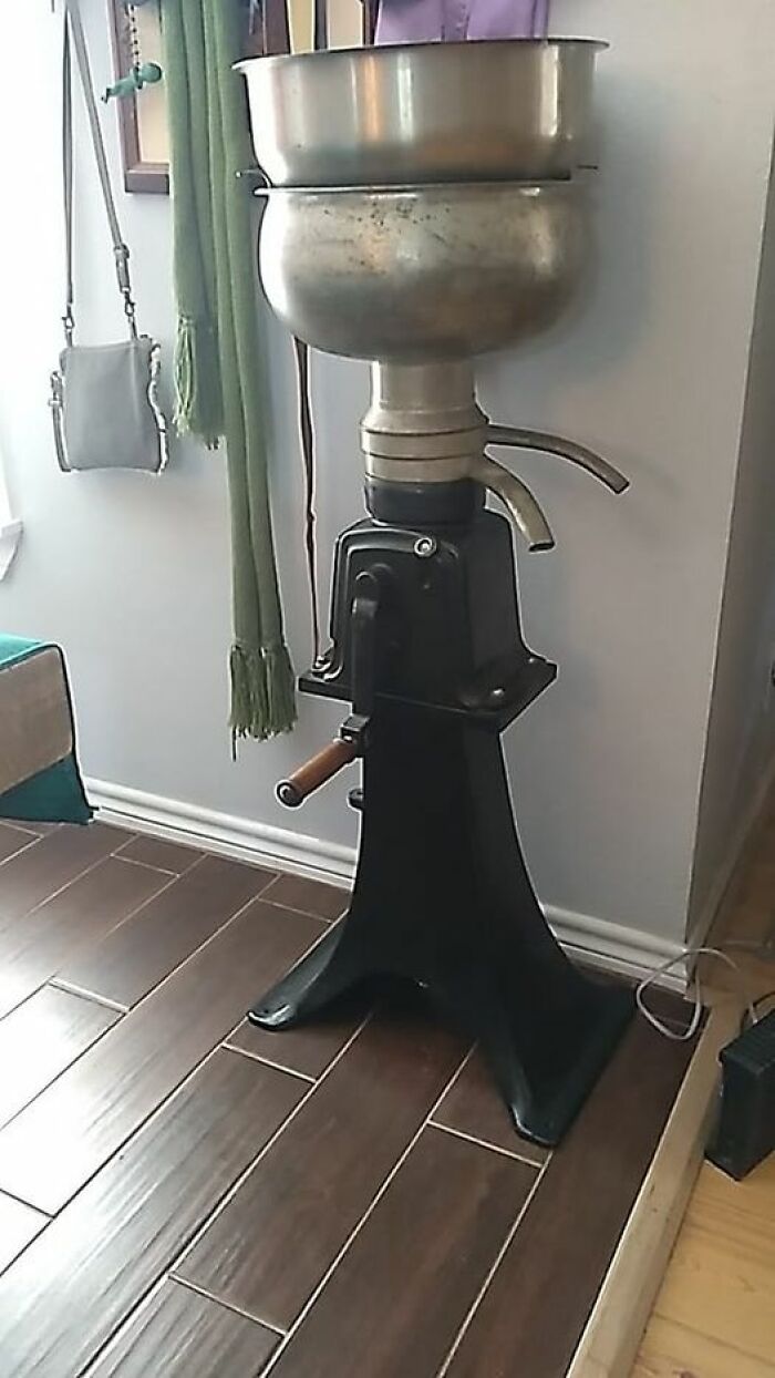 Weird-Secondhand-Finds-Pictures