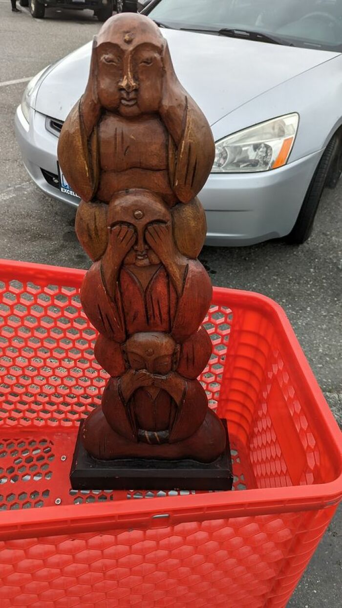 Weird-Secondhand-Finds-Pictures