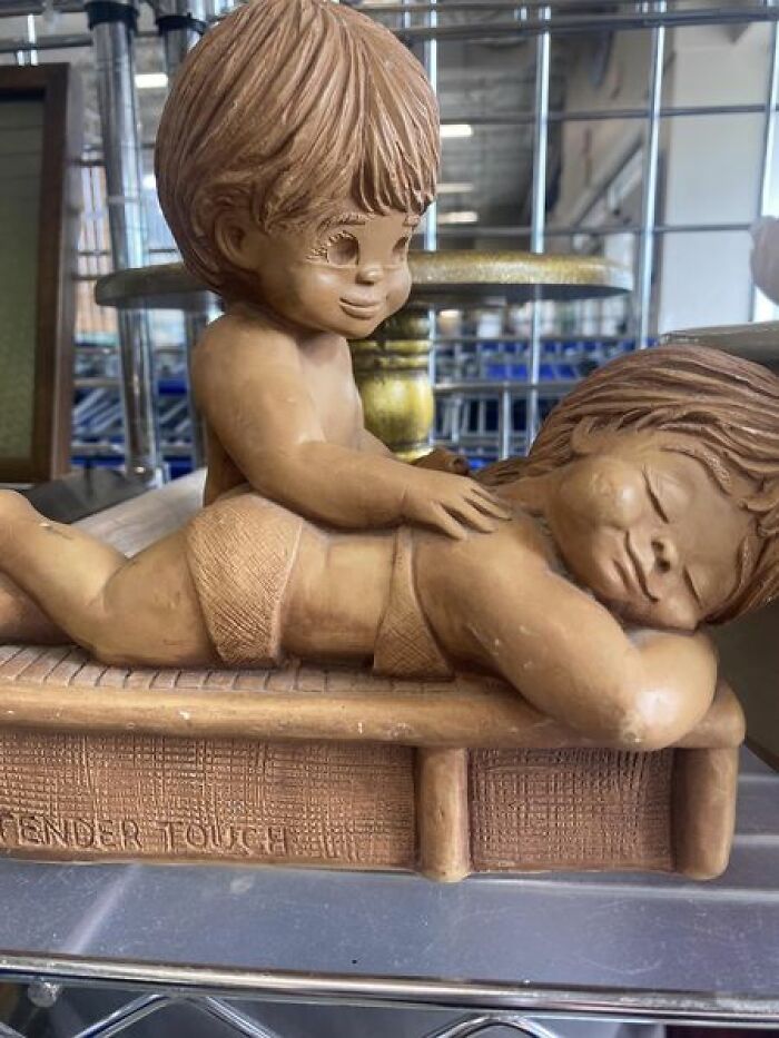 Weird-Secondhand-Finds-Pictures