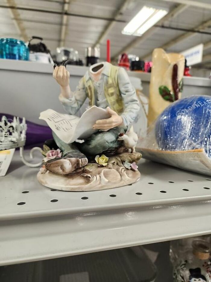 Weird-Secondhand-Finds-Pictures