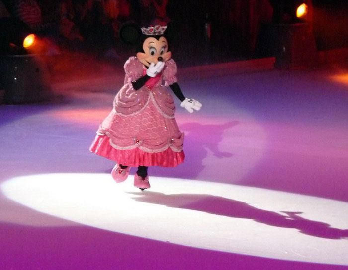 Thieves Regret Actually Using This Mom's "Disney On Ice" Tickets When She Finds Them In Her Seats