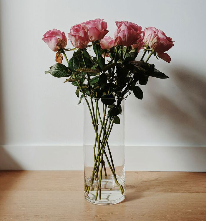 Bouquet of roses in a glass vase 
