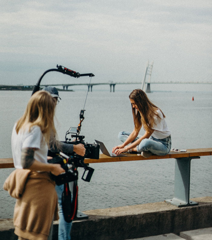 Woman Works Out That Her Boyfriend Was Faking His Identity, Exposes Him In A Movie Poster