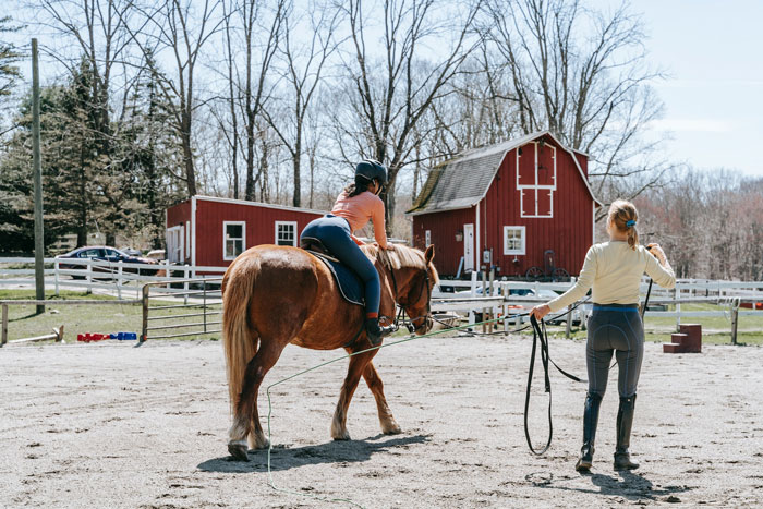 Entitled Horse Rider Made To Literally Scoop Horse Dung Into Her Backpack After Being Caught By Landowner Entitled Horse Rider Made To Literally Scoop Horse Dung Into Her Backpack After Being Caught By Landowner