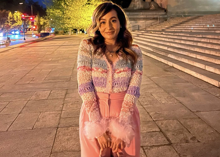 Woman Praises Guy For Giving Her A Note Saying Her Date Is A Red Flag After Listening To Their Convo Woman Praises Guy For Giving Her A Note Saying Her Date Is A Red Flag After Listening To Their Convo