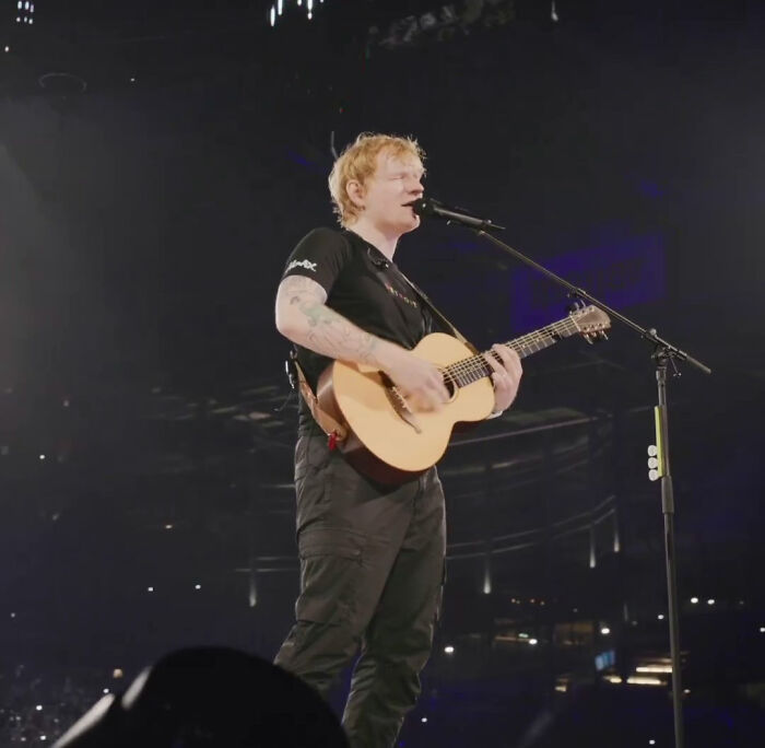 Unexpected Duo Leaves Fans Stunned As Eminem Steps On Stage At Ed Sheeran Concert Unexpected Duo Leaves Fans Stunned As Eminem Steps On Stage At Ed Sheeran Concert