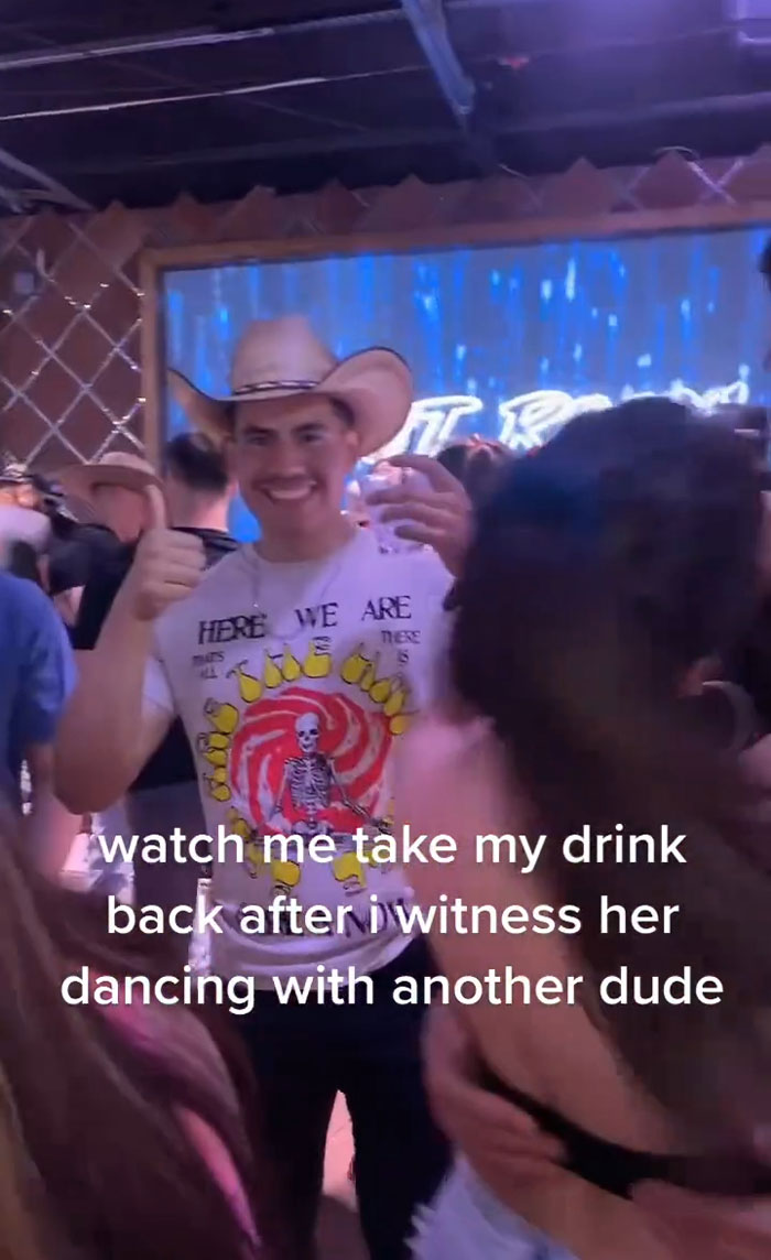 “So I Bought This ‘Nice’ Lady A Drink”: Internet Reacts To Dude Reclaiming The Drink He Bought “So I Bought This ‘Nice’ Lady A Drink”: Internet Reacts To Dude Reclaiming The Drink He Bought