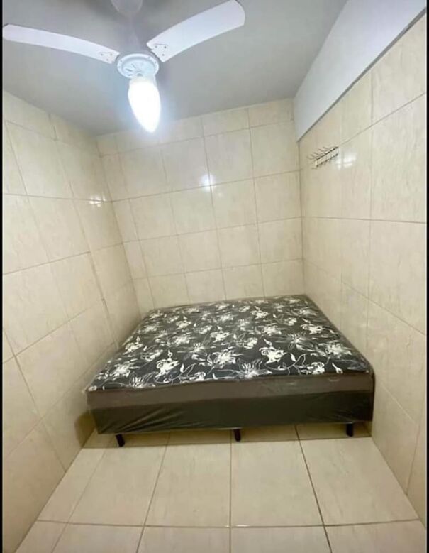 Bedrooms-With-Threatening-Auras-Photos