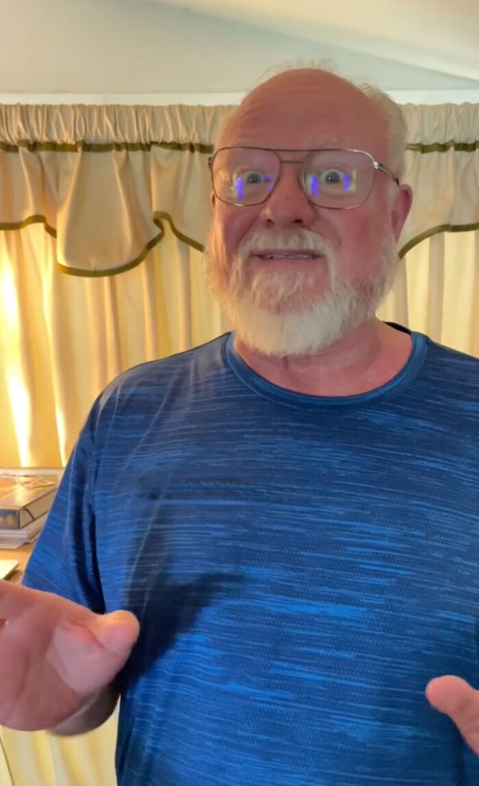 “Defeated” Author Becomes An Overnight Sensation After A TikTok Of Him Goes Viral “Defeated” Author Becomes An Overnight Sensation After A TikTok Of Him Goes Viral