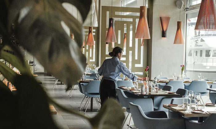 Server Reveals “Everything You Wish You Didn’t Know About Restaurants” Server Reveals “Everything You Wish You Didn’t Know About Restaurants”