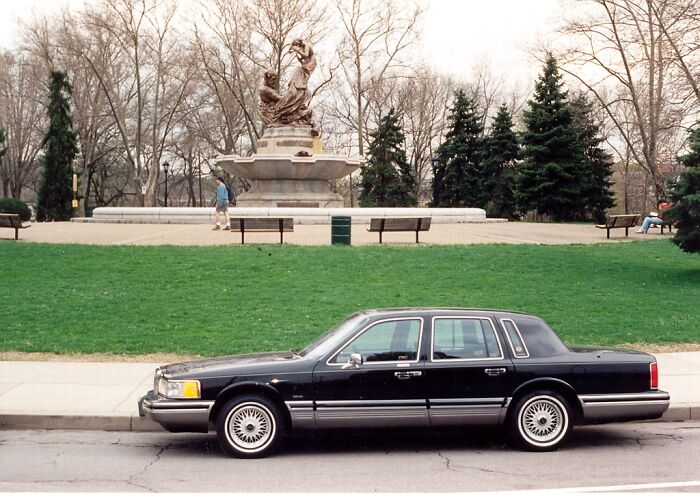 This Gorgeous 1992 Lincoln Town Car (With Black Leather Interior) That I Bought Brand New
