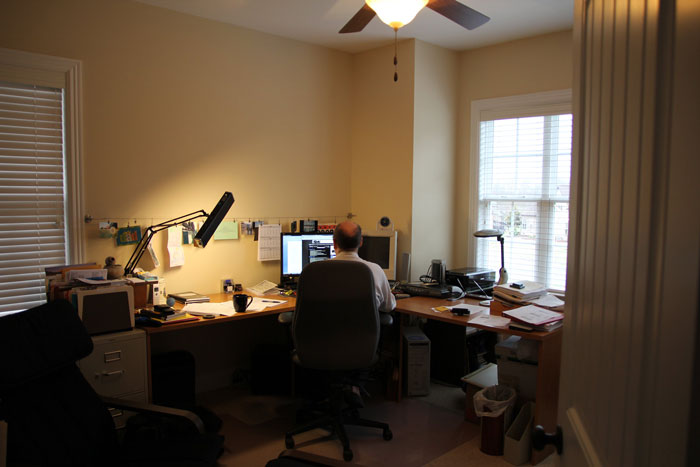 Boss Asks For Cameras To Be On And Full Engagement During Online Meets, One Worker “Delivers”