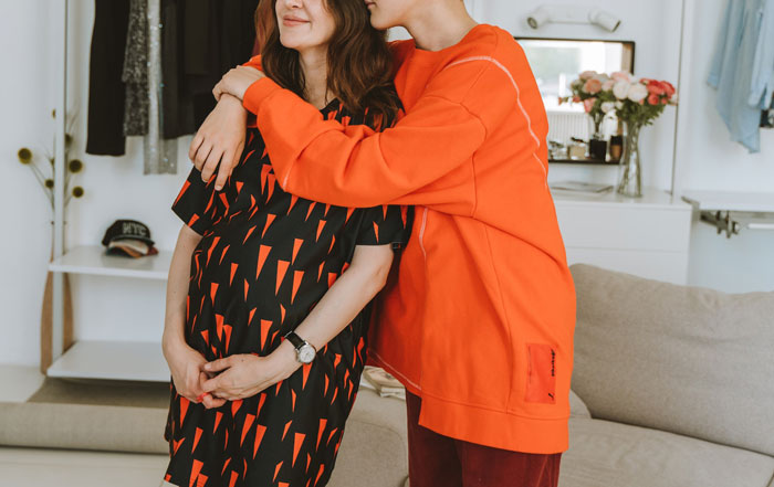 19 Y.O. Says No To Taking Care Of Mom Post Wrist Surgery, Asks If She’s A Jerk