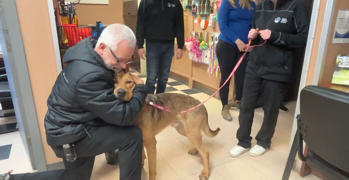 Heartwarming Video Showing Shelter Dog Saying Goodbye To Staff Members After Being Adopted