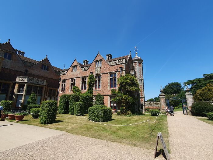 Discover The History And Beauty Of Charlecote Park, Warwickshire (6 Pics)