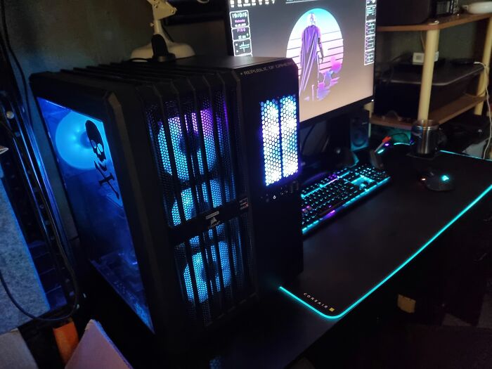 Asus X570-F Gaming, Ryzen 5800x, Rtx 4070, 64 Gb Ram