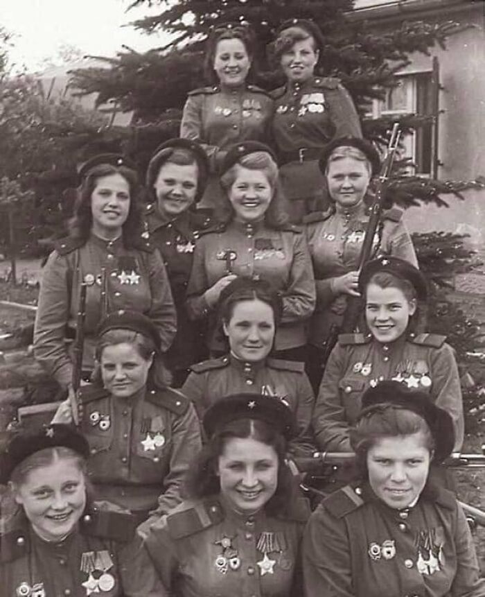 12 Francotiradoras rusas responsables de la muerte de 775 soldados alemanes en la 2ª Guerra Mundial, 1945