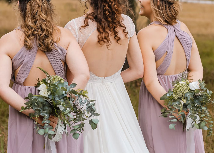 Bride Turns To The Net For Sympathy After Her Wedding Was ‘Ruined’, Gets A Reality Check Instead Bride Turns To The Net For Sympathy After Her Wedding Was ‘Ruined’, Gets A Reality Check Instead