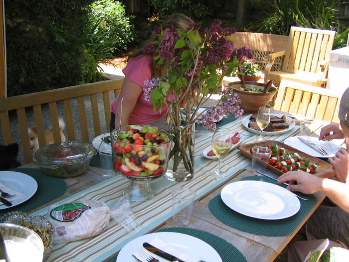 Brother Flips Expensive Gift Meant For Sister’s Wedding After She Mistreats His GF Thrice Brother Flips Expensive Gift Meant For Sister’s Wedding After She Mistreats His GF Thrice