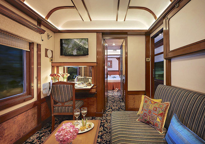 Woman Ruins Man’s Phone Calls After He Ignores Her Request To Keep It Quiet Woman Ruins Man’s Phone Calls After He Ignores Her Request To Keep It Quiet