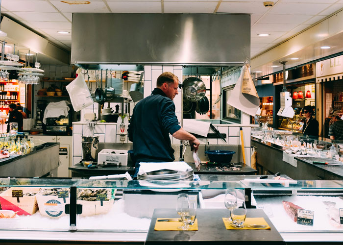 People Are Loving This Chef For Treating Customers’ Ridiculous Requests With Perfect Pettiness