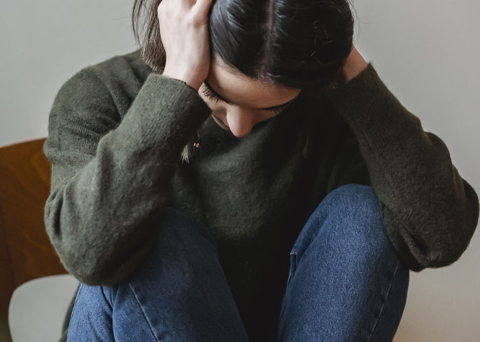 Woman Complains Online About How Hard It Is To Survive On Her Salary, Drama Ensues When Boss Sees It Woman Complains Online About How Hard It Is To Survive On Her Salary, Drama Ensues When Boss Sees It