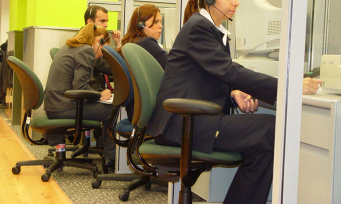 Boss Asks For Cameras To Be On And Full Engagement During Online Meets, One Worker “Delivers” Boss Asks For Cameras To Be On And Full Engagement During Online Meets, One Worker “Delivers”