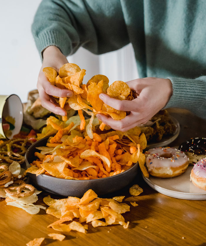 Woman Ruins Man’s Phone Calls After He Ignores Her Request To Keep It Quiet Woman Ruins Man’s Phone Calls After He Ignores Her Request To Keep It Quiet