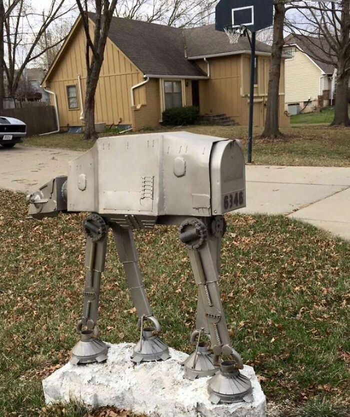 My Neighbor's Mailbox