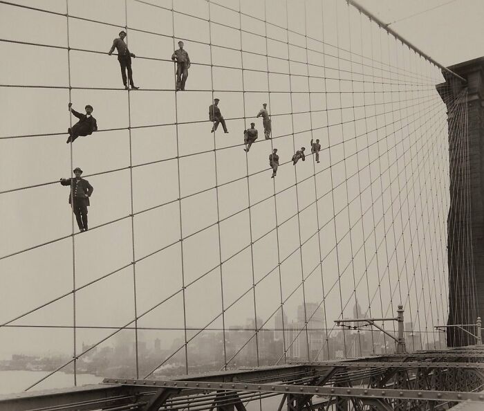 1914. Painters On The Brooklyn Bridge Suspender Cables, New York City. Photo By Eugene De Salignac