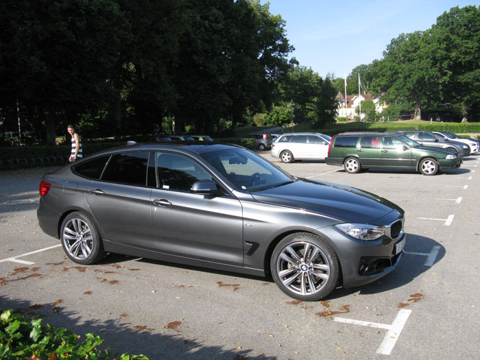 Neighbor Ruins Kid’s Botany Project Over And Over As Parents Keep Putting It In Her Parking Spot