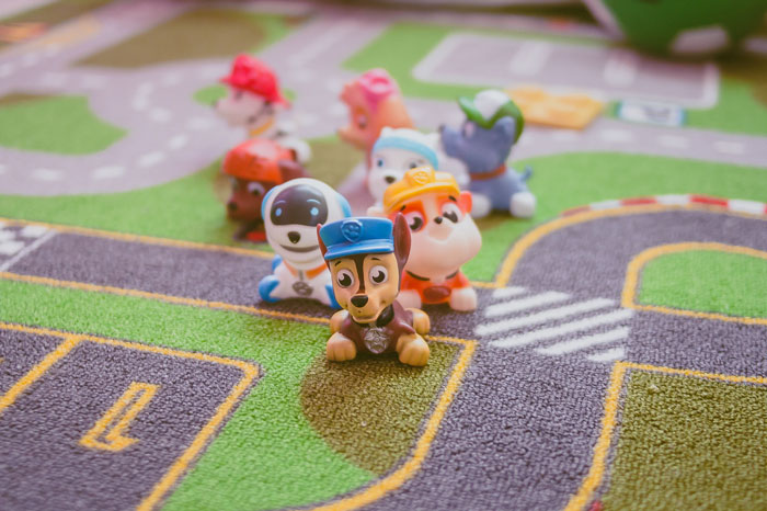 Woman Bears Kids Next Door Screaming For Two Years, Ruins Their Day By Screaming That Santa Died