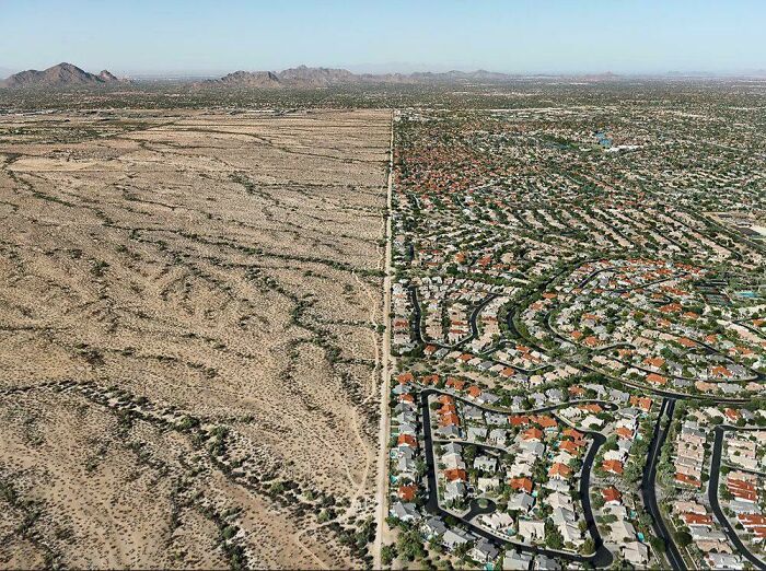 Donde la expansión suburbana se encuentra con la reserva india en Scottsdale, Arizona