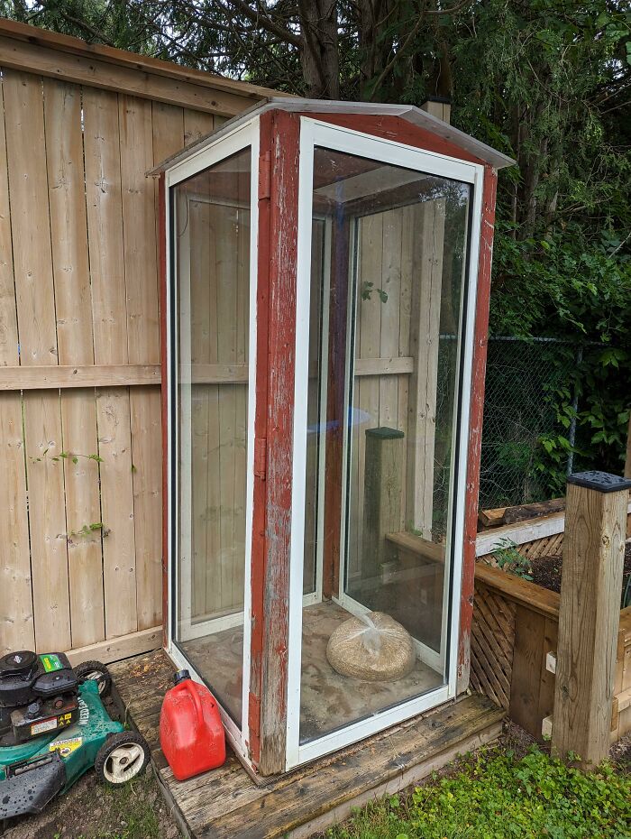 Bought A House With This Glass Structure In The Backyard, No Idea What It's Supposed To Be