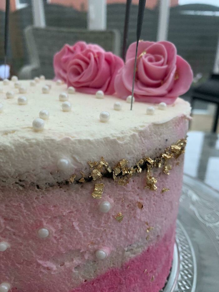 My Girlfriend Made This Cake For Her Mother And I Thought It Was So Beautiful, I Simply Just Wanted To Share It. Those Flowers Are Handmade And Edible By The Way! 🌸