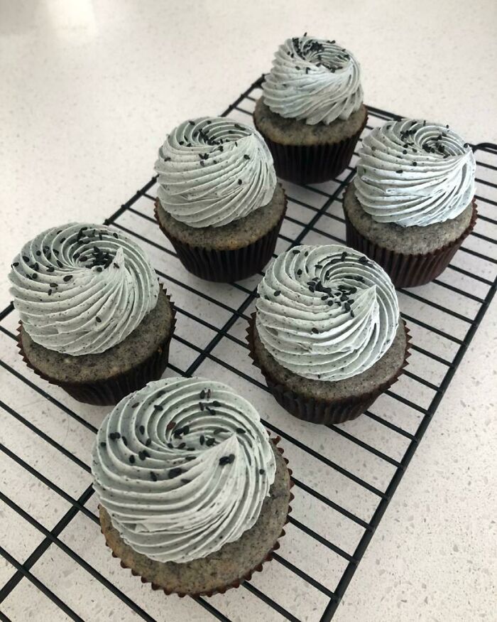 Black Sesame Cupcakes!
