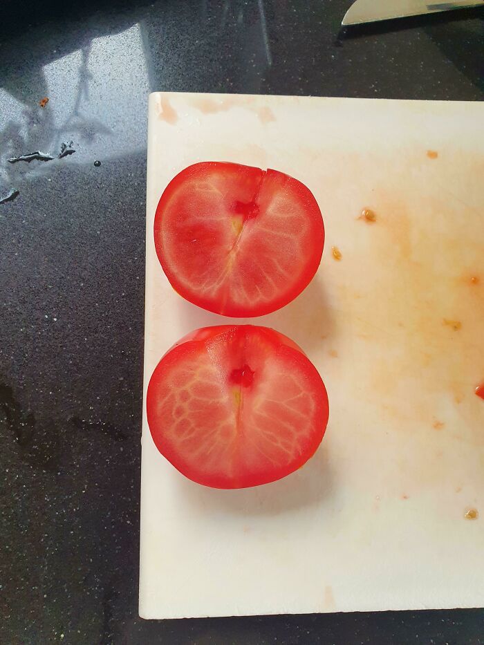 Cutting A Tomato Such That No Seeds Are Visible