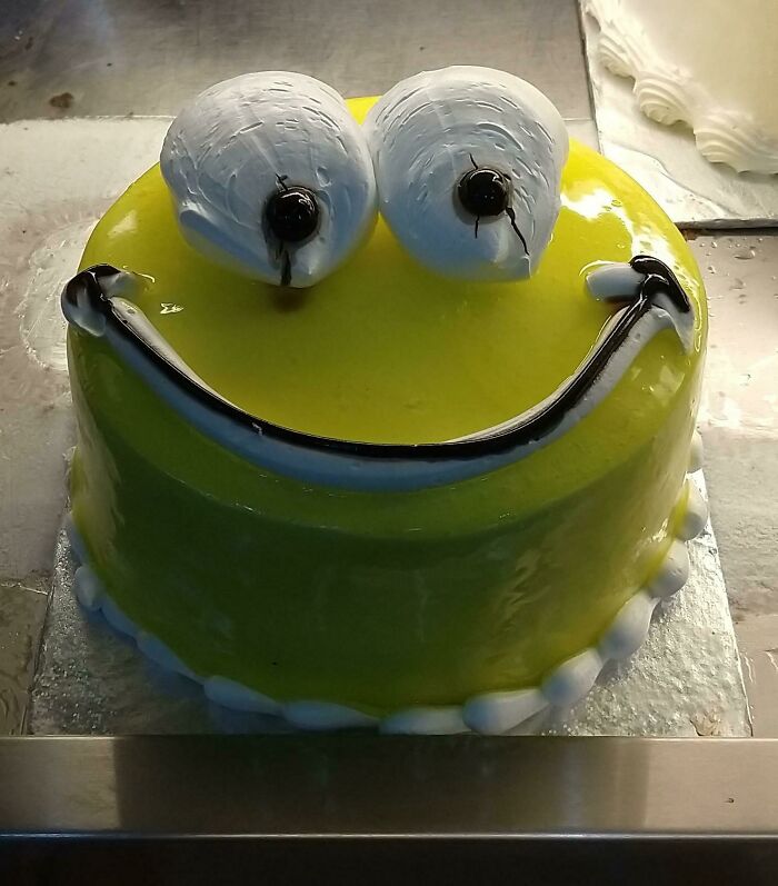 This Smiley Cake I Found On Display At A Bakery