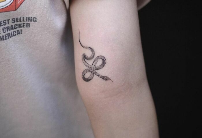 snake infinity tattoo