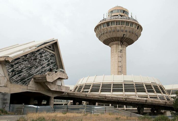 Zvartnots International Airport (1970's), Under Demolition Threat (Expanded With New Parts In 1998 And 2004) Yerevan, Armenia Architects: S. Bagdasaryan, A. Tarkhanyan, S. Khachikyan, Zh. Shekhlyan, L. Cherkezyan - Later Involved А. Tigranyan And А. Meschyan Photo: Rob Schoefield