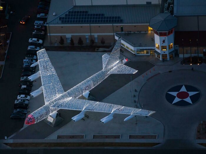 52,000 Christmas Lights Decorating A B-52
