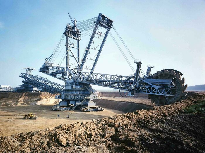 Bagger 293 Mining Excavator Is Horrifying
